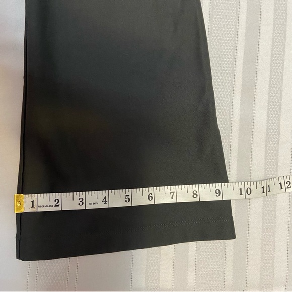 Nike Dry Fit Dark Gray Flare Leg Womens Gym, Workout / Yoga Pants - EUC-S Short - Picture 5 of 8